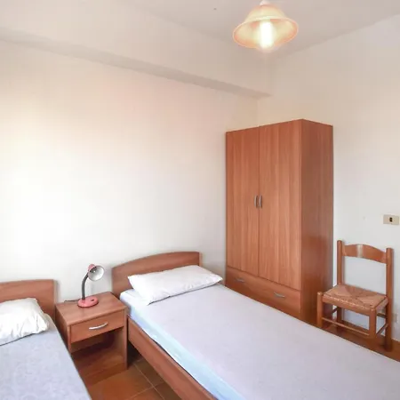 Διαμέρισμα 2 Bedroom Lovely In Nocera Terinese