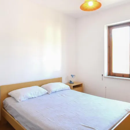 Διαμέρισμα 2 Bedroom Lovely In *