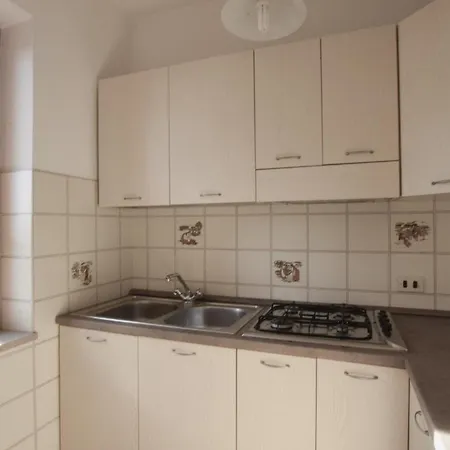 2 Bedroom Lovely In Διαμέρισμα Nocera Terinese